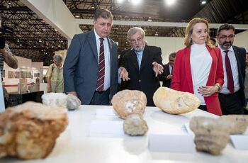 Jeoloji Festivali'nin açılışını Başkan Tugay yaptı İzmir depreme bilimin ışığında hazırlanacak