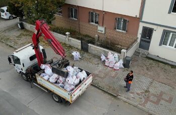 1 Yılda 29 Bin Ton Molozun Çevreyi Kirletmesi Önlendi