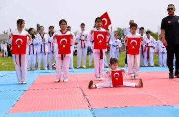 19 Mayıs Atatürk’ü Anma Gençlik ve Spor Bayramı, Didim’de törenlerle kutlandı