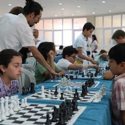 Aydın Büyükşehir Belediyesi kültür merkezlerinin düzenlediği Geleneksel Satranç Turnuvası bu yıl da heyecan dolu anlara sahne oldu