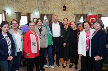 Ayvalık Belediyesi, hafta boyunca kentin farklı noktalarında Anneler Günü’nü çeşitli etkinliklerle coşkuyla kutladı