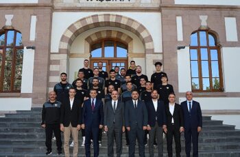 Başkan Altay: Konya Büyükşehir Belediyespor Basketbol Takımı Bundan Sonra da Yanınızda Olmaya Devam Edeceğiz