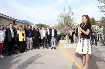 Başkan Ünsal işçilerle buluştu: Bana güvenin. Zor günleri dayanışmayla aşacağız!