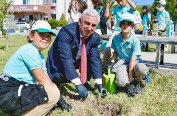 Bergama Belediye Başkanı Dr. Tanju Çelik “Orman Benim" Etkinliğine Katıldı