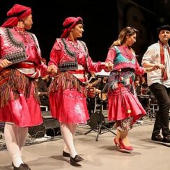 Bornova’da Halk Dansları Festivali