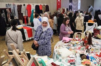 Çankaya Belediyesi Çankaya Evleri, yıl boyunca eğitim alan kursiyerlerinin ürettiği çalışmaları Başkentlilerle buluşturdu