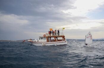 Çeşme’de TYF Kamil Yıldırım Optimist Trofesi Yelken Yarışladı Başladı