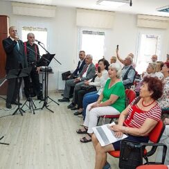 Çınarlar saz çaldı, Başkan Işık türkü söyledi