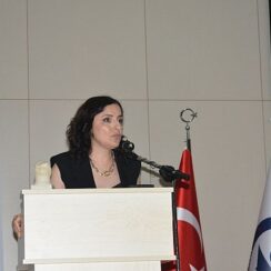 Dekan Prof. Dr. Ayşegül Dönmez, “Dünyanın her yerinde mezunu istihdam edilen bir fakülteyiz”