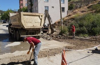 Edremit Belediyesi yol çalışmalarına hız verdi