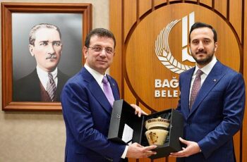 Ekrem İmamoğlu, Bağcılar Belediye Başkanı Abdullah Özdemir’e tebrik ziyaretinde bulundu