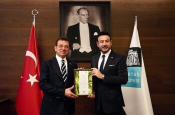 Ekrem İmamoğlu, Beşiktaş Belediye Başkanı Rıza Akpolat’a tebrik ziyaretinde bulundu