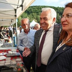 Enginarlı tatlılar festivale damga vurdu