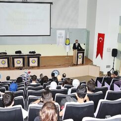 HarranUp Girişimcilik Konferansı: İŞ’te Liderlik ve Geleceğin Kariyer Fırsatları – Motivasyon Semineri Düzenlendi