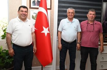 İYİ Parti İlçe Başkanı Hüseyin İnan, Kemer Belediye Başkanı Necati Topaloğlu'na nezaket ziyaretinde bulundu