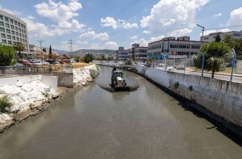 İzmir Büyükşehir Belediyesi İZSU Kokuya karşı mücadelenin etkileri bu yaz görülecek