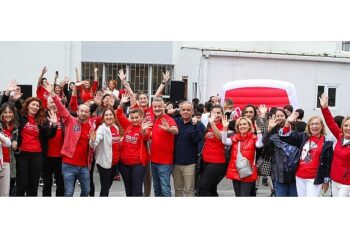 Keller Williams Kent Ofisi, Hatice Mehmet Ekşioğlu Okulu İçin RED DAY’de Kolları Sıvadı!