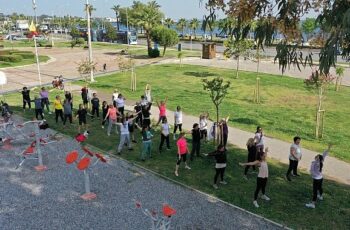 Konaklılar güne açık havada sporla başladı