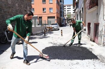 Konak’ta yol ve kaldırım çalışmaları hız kesmeden sürüyor