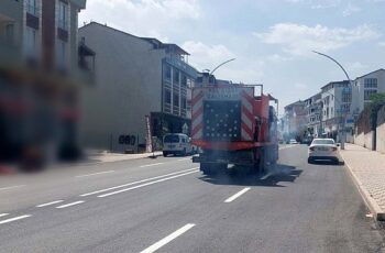 Körfez Mevlana Caddesi’nde yol çizgileri de tamam