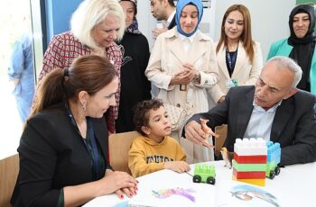 Küçükçekmece’de Bi’Mola Engelsiz Yaşam Merkezi’ni hizmete açtı