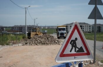 Lüleburgaz Belediyesinden tam saha çalışma! “Sokak ve caddeler birer birer yenileniyor”