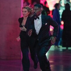 Netflix, başrollerinde Jamie Foxx ve Cameron Diaz’a yer veren Back in Action’ın yayın tarihini filmden ilk görsellerle paylaştı