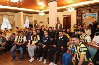 Nevşehir Belediye Başkanı Rasim Arı Fenerbahçe Beko’un, THY EuroLeague Final Four Maçını Gençlerle Birlikte izledi