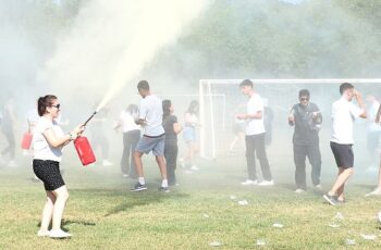 Öğrenciler Renk Festivali’nde stres attı