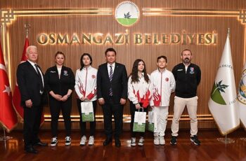 Şampiyon sporculardan Başkan Aydın’a ziyaret