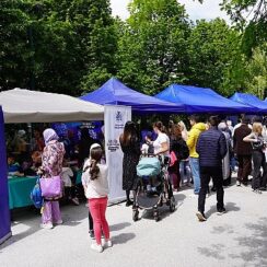 Selçuklu Belediyesi, her yıl Bosna Hersek’in Saraybosna ve Zenica şehirlerinde  düzenlenen “Türkiye Günleri Çocuk Şenliği”nde