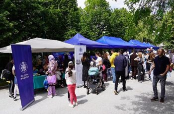 Selçuklu Belediyesi, her yıl Bosna Hersek’in Saraybosna ve Zenica şehirlerinde  düzenlenen “Türkiye Günleri Çocuk Şenliği”nde