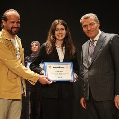 ZEYGEM Atölyelerini Başarıyla Tamamlayan Gençler Sertifikalarını Başkan Arısoy’un Elinden Aldılar