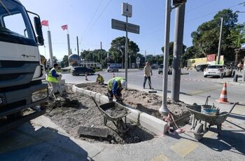 93 araçlık açık otopark alanı yapılıyor Vasıf Çınar Bulvarı çift yön olacak