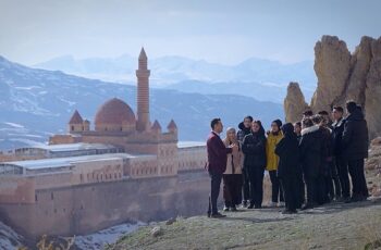 “Ağrı’nın Zirvesinden Gerçek Hikayeler”  Teknoloji ile Hayallerine Ulaşmak İsteyen Öğrencilerin Hikayesi Belgesele Dönüştü