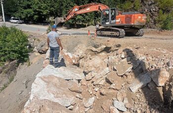 Alanya kırsalında yol bakımları sürüyor