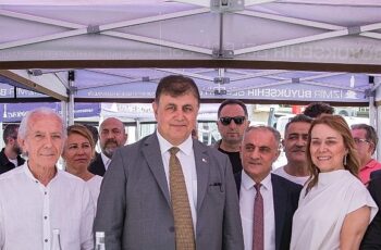 Başkan Tugay moda sektörünün temsilcileriyle buluştu