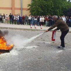 Büyükşehir İtfaiyesi’nden gençlere eğitim