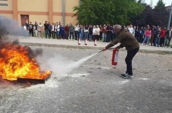 Büyükşehir İtfaiyesi’nden gençlere eğitim