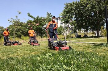 Çankaya Belediyesi yaz aylarına girdiğimiz bu günlerde parkları vatandaşların kullanımına hazırlıyor