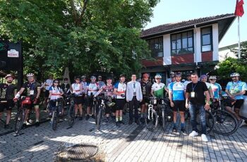 Dünya Bisiklet Günü’nde Mysia Yolları’nda pedal çevirdiler