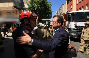 Ekrem İmamoğlu, Küçükçekmece’de çöken binanın enkazında incelemelerde bulunduktan sonra, gazetecilere konuyla ilgili açıklama yaptı