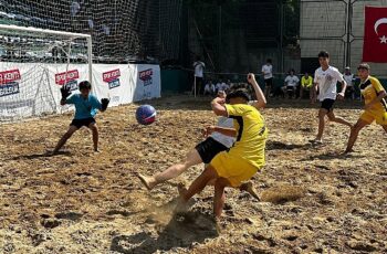 Gölcük’te Kum Futbolu Heyecanı İçin Kayıtlar Başladı