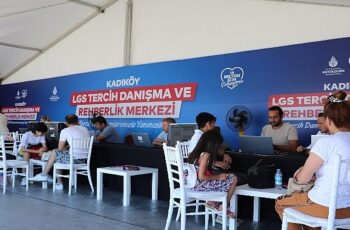 İBB, LGS tercih sürecinde öğrencilere rehberlik ve danışmanlık hizmeti sunuyor