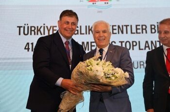 İzmir Büyükşehir Belediye Başkanı Dr. Cemil Tugay, Sağlıklı Kentler Birliği Başkanı oldu  “İklim krizi ile mücadele için yerel eylem planları oluşturacağız”