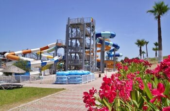 İzmir Oasis Aquapark sezonu açıyor