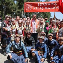 İzmirliler Belenbaşı Kiraz Festivali’nde buluştu