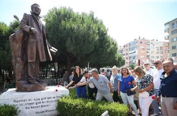 Karşıyaka, Nazım Hikmet’i unutmadı