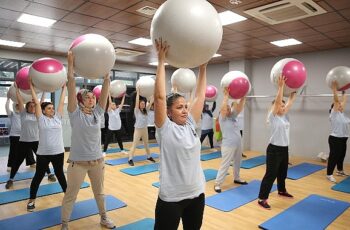 Konak’ta her yaşa ayrı bir spor etkinliği var