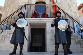 Konya’nın Dârülmülk Oluşunun 927. Yılında Selçuklu Sultanları Anıldı